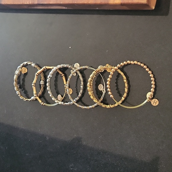 Bracelets - Picture 2 of 2